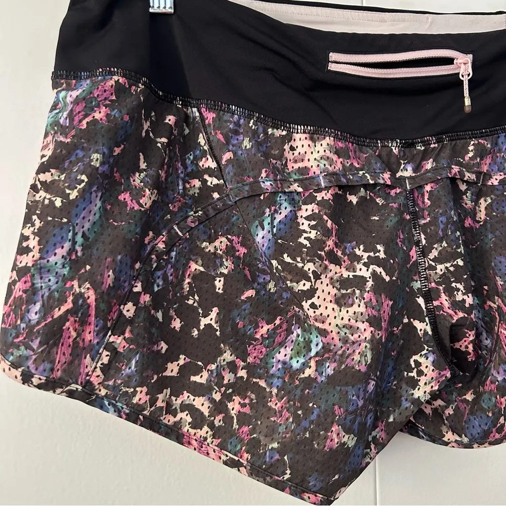 Lululemon Speed Shorts Black & Multicolor - Image 7