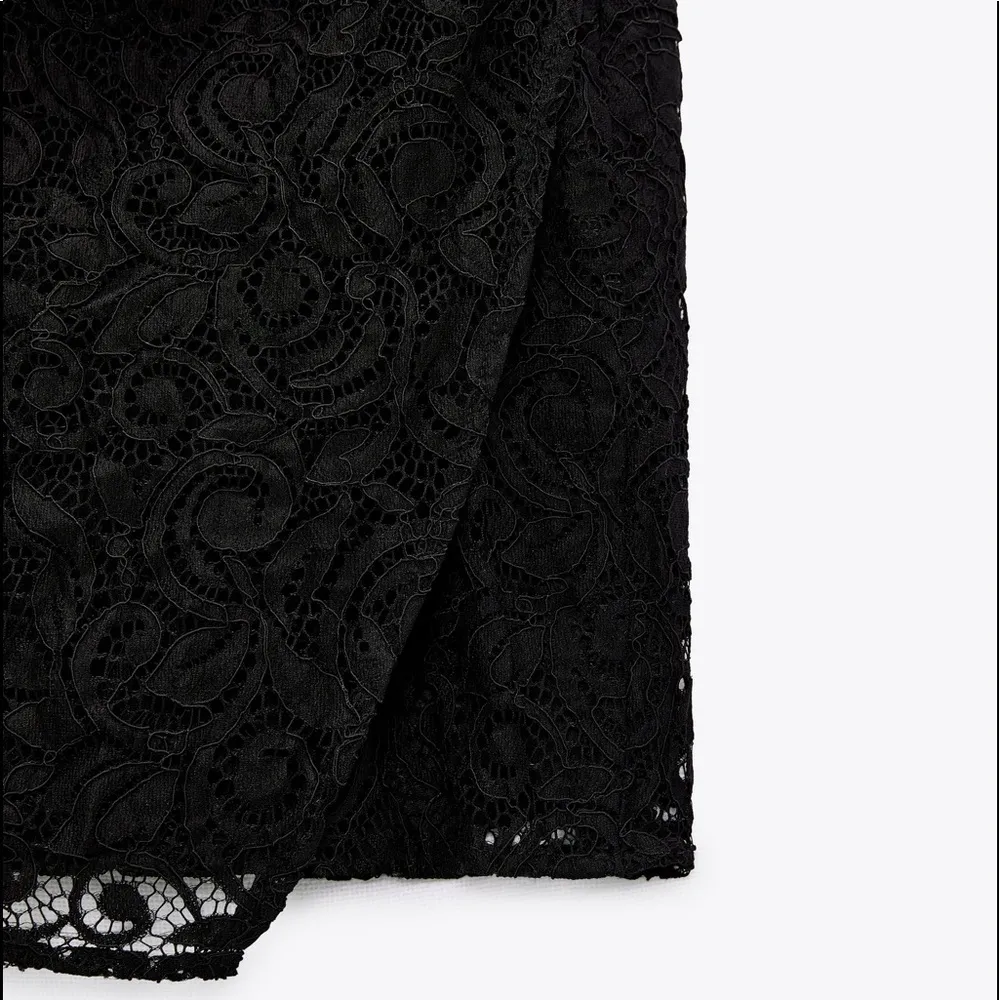 Zara LACE MINI High Waist Skirt Side Ruching Asymmetric Hem Faux Leather Waist - Image 6