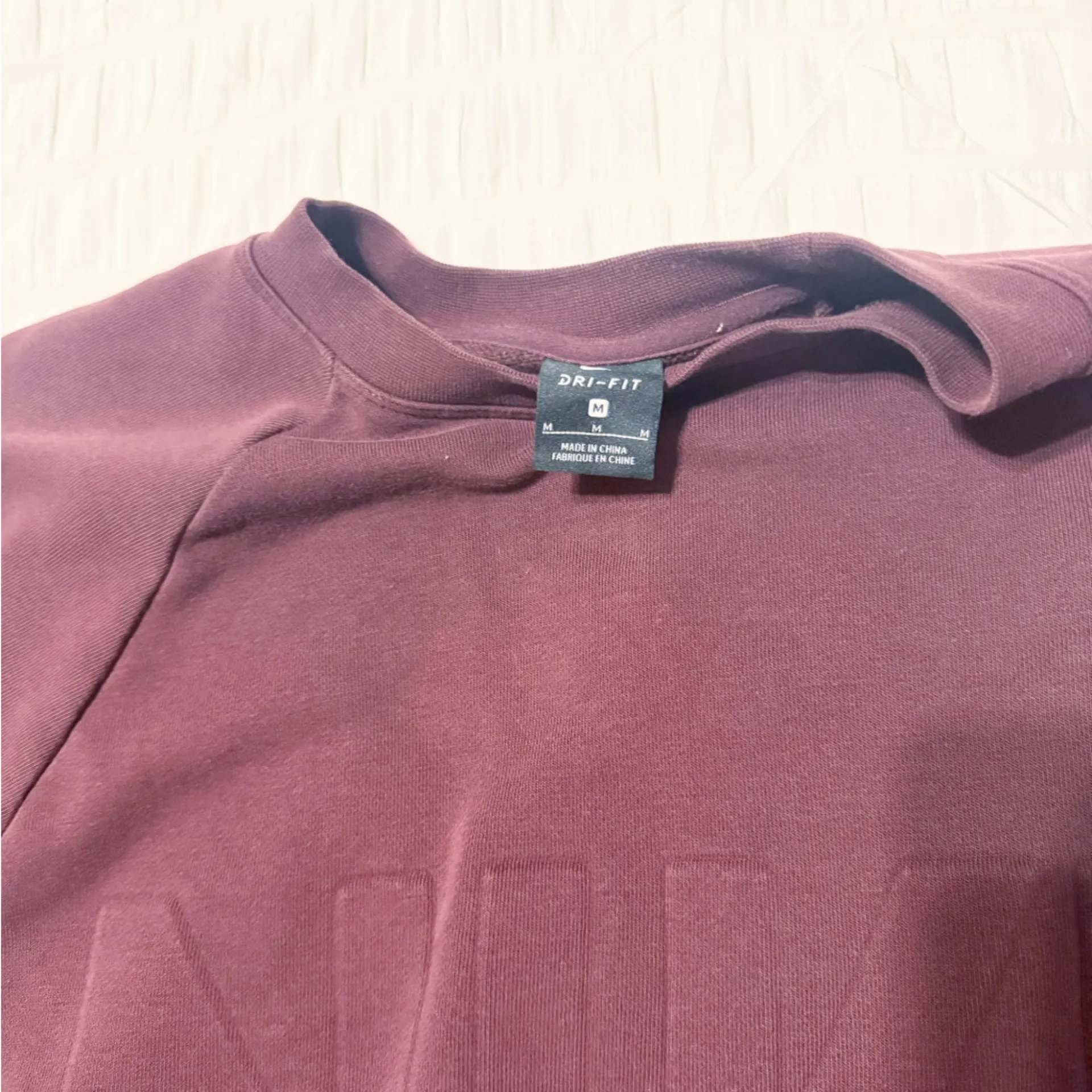 Nike Embossed Versa Crew Pullover Sweatshirt Burgundy Maroon Wine Size Medium Purple - Image 3