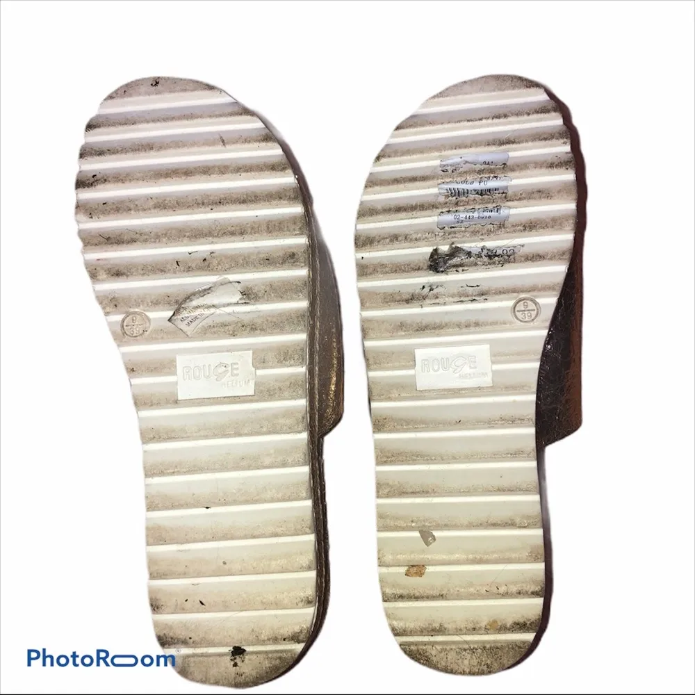 Rouge double buckle strap metallic sandals - Image 5