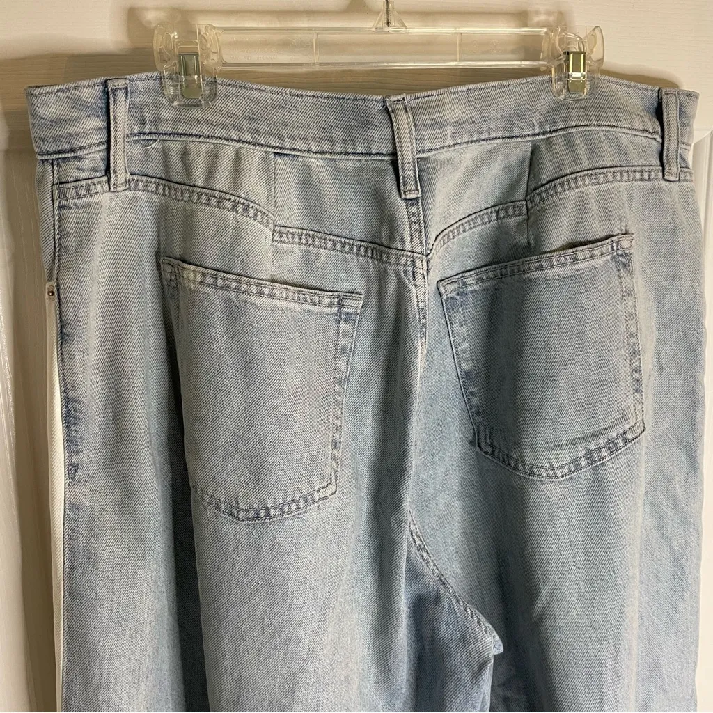 GAP Light Blue and White Baggy Mid Rise Jeans ladies Size 34 / 18R plus retro - Image 6