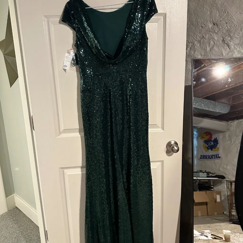 Dessy Style 3043 Elle Hunter Sequin Size 2 Green - Image 8
