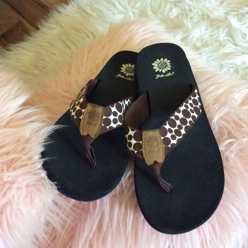 Yellow Box Flip Flops Brown Polka Dot Womens 6 - Image 3