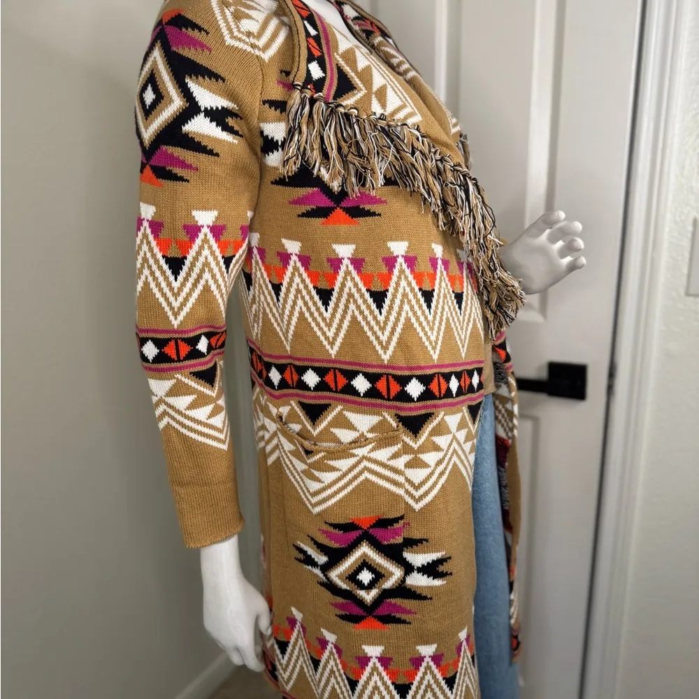 Chaser Tan and Pink Cardigan with Geometric Patterns - Image 6