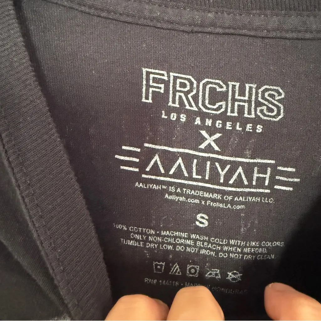 FRCHS Aaliyah 1997 Concert Tshirt Black Graphic Long Sleeve Crop Top Small - Image 3
