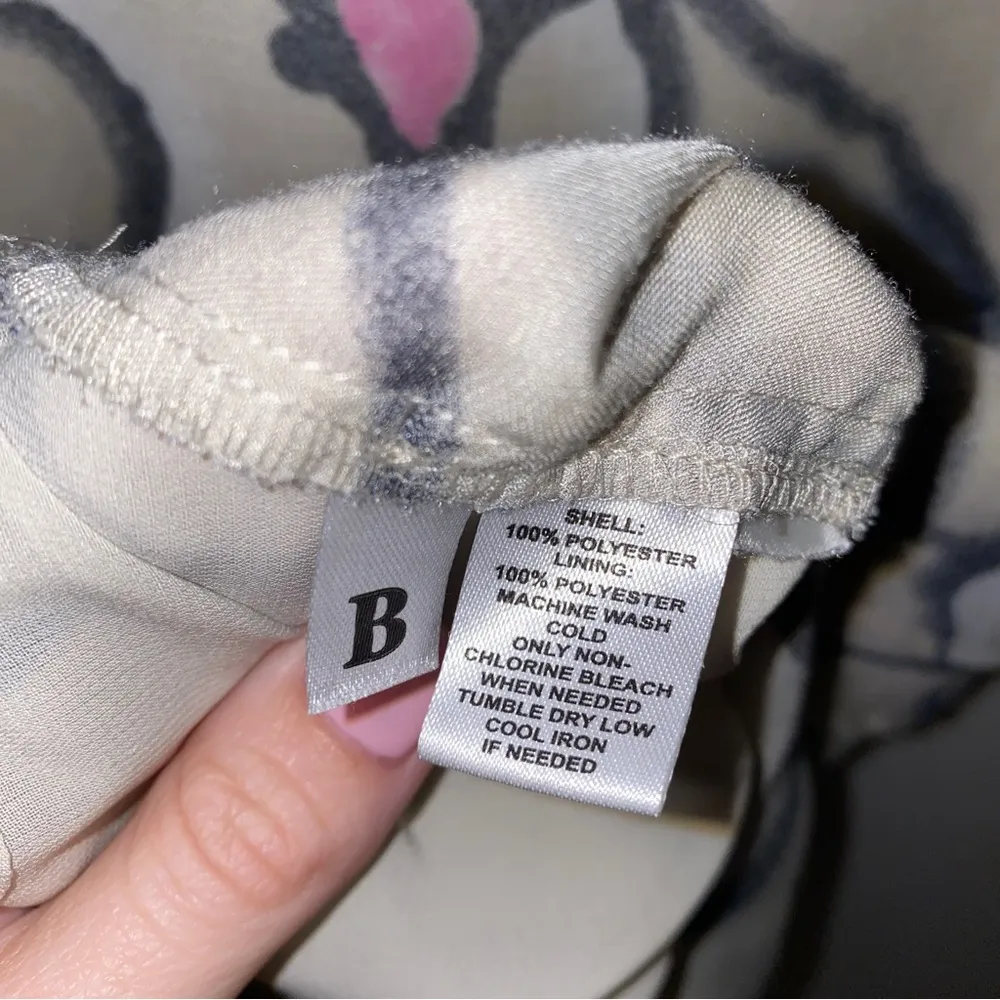 Ann Taylor Loft Cream Gray Pink Sleeveless V-neck Ruffle Tank Top Extra Small XS - Image 5