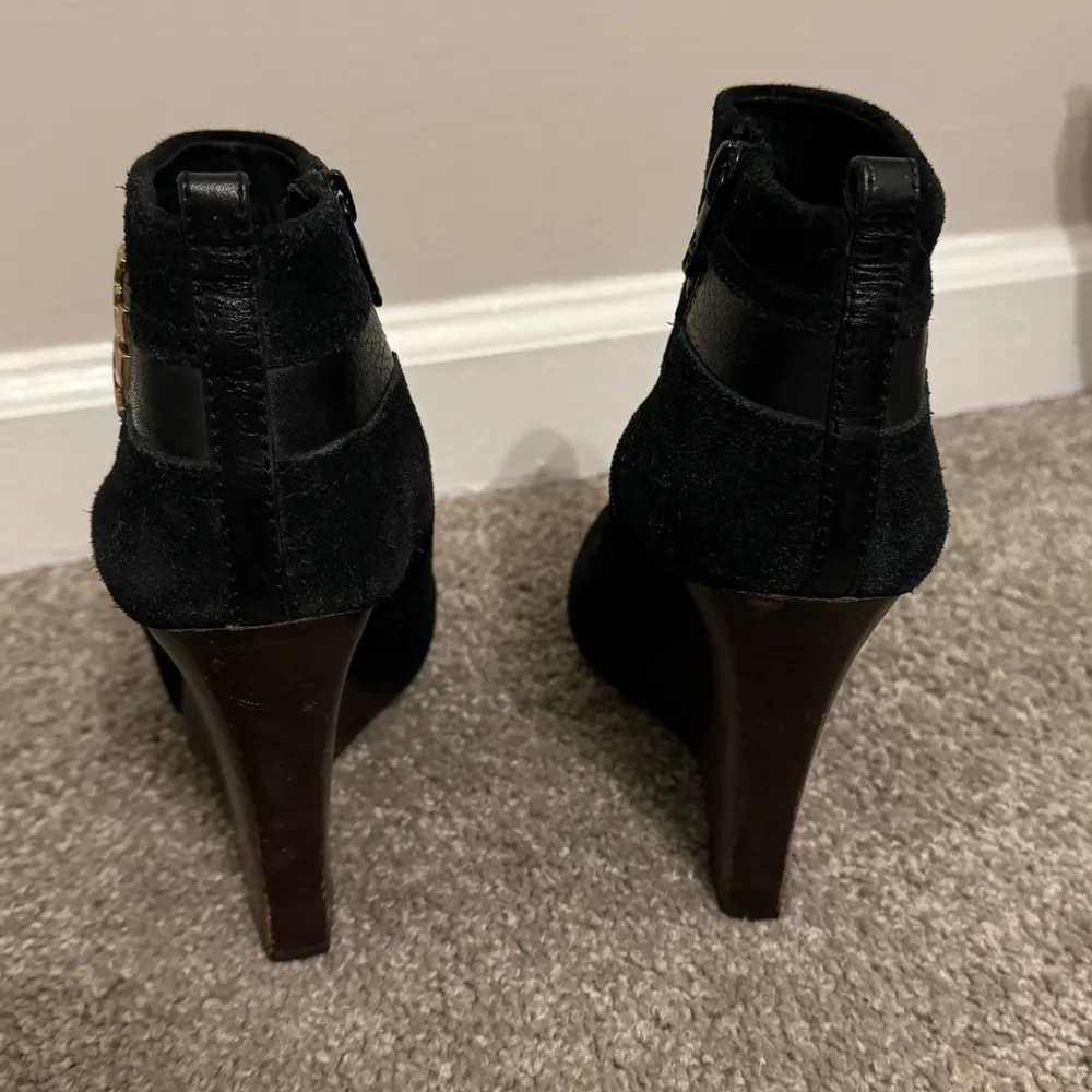 Tory Burch Alaina Wedge Ankle Booties Size 7.5 M - Image 4