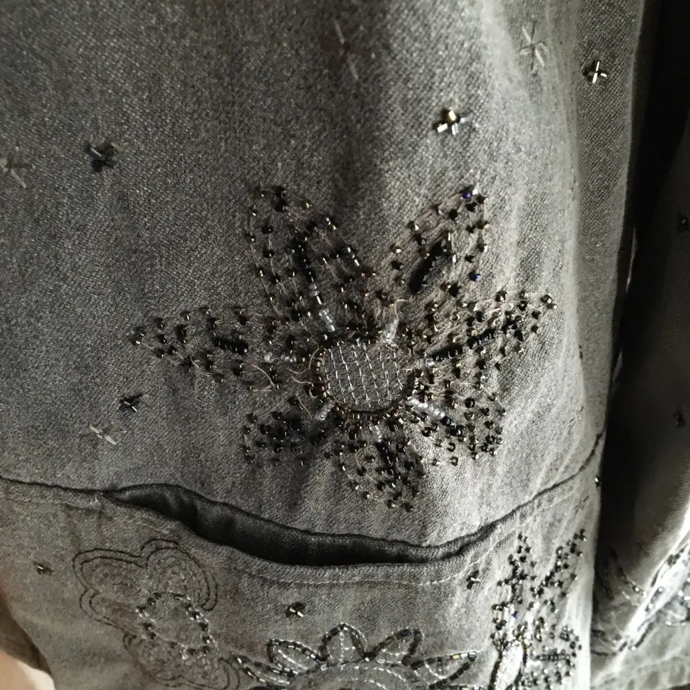 Chico’s Beaded button down Sage long Jacket - Image 5