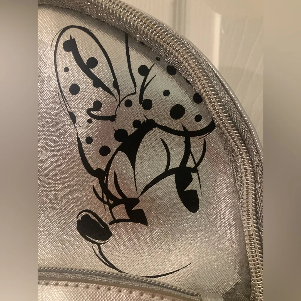 DANIELLE NICOLE DISNEY'S MINNIE MOUSE SILVER METALLIC BACKPACK - Image 3