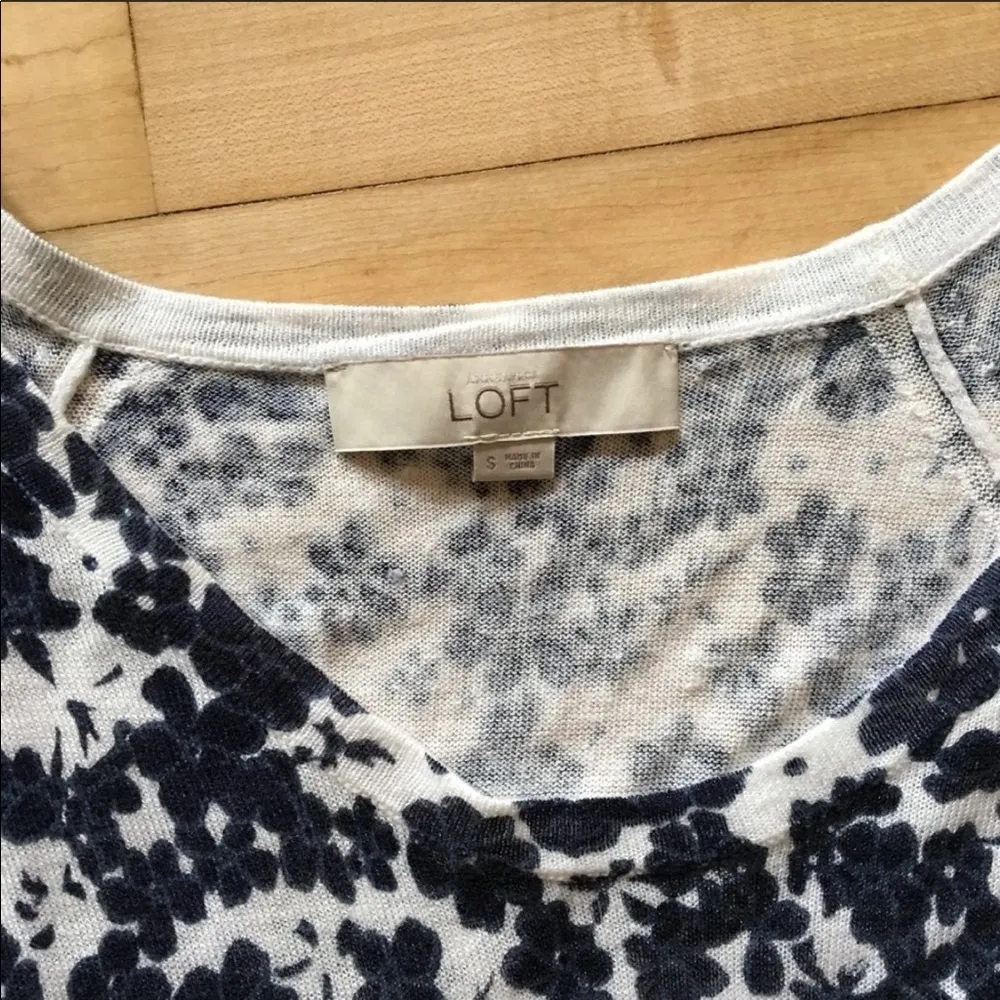 Loft Long Sleeve Crewneck Sweater Size Small - Image 2