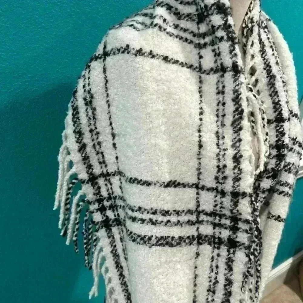 Black and white plaid fuzzy infinite scarf - Image 3