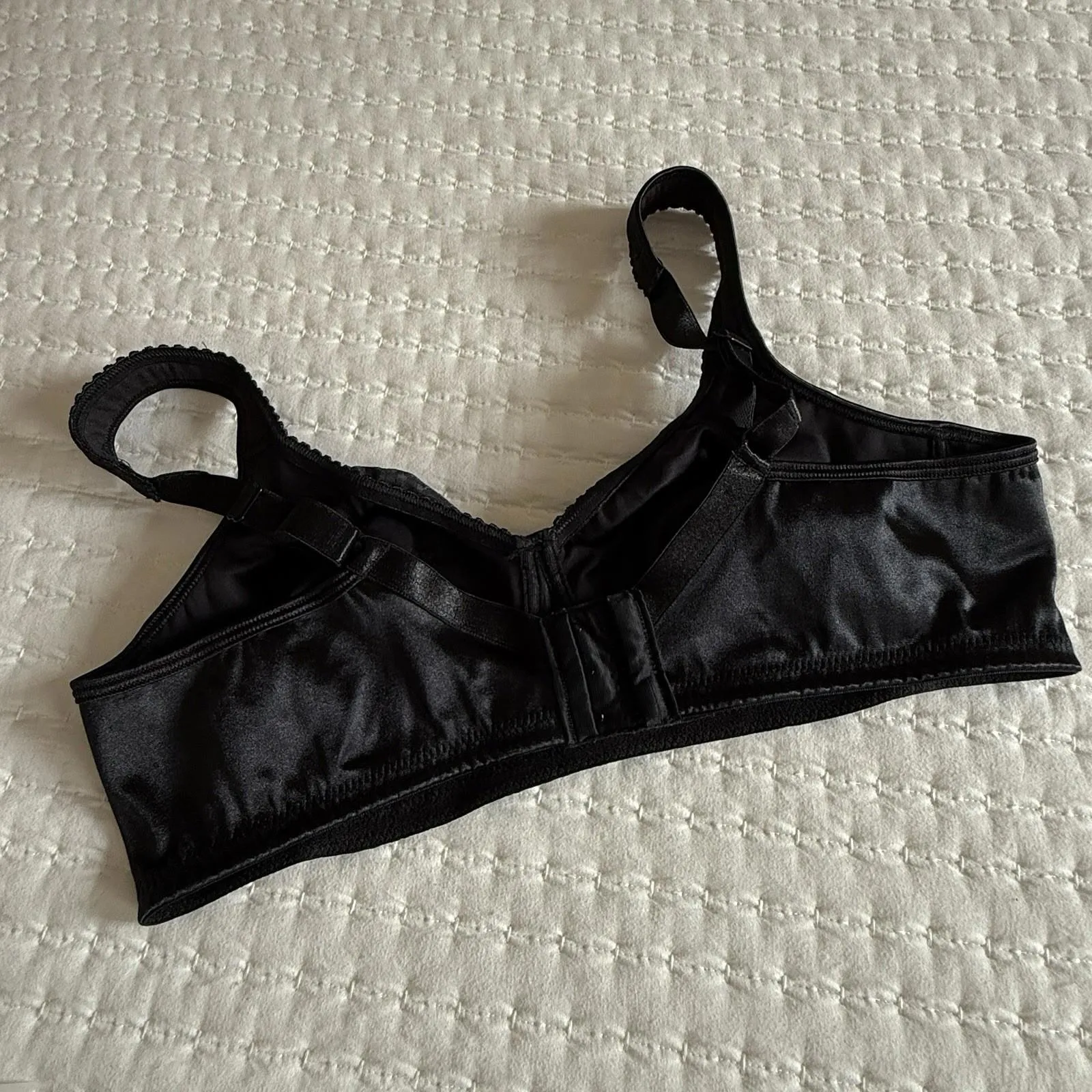 Playtex 40B Wireless Bra 4745 Black Ultimate Lift Support Size undefined - Image 2