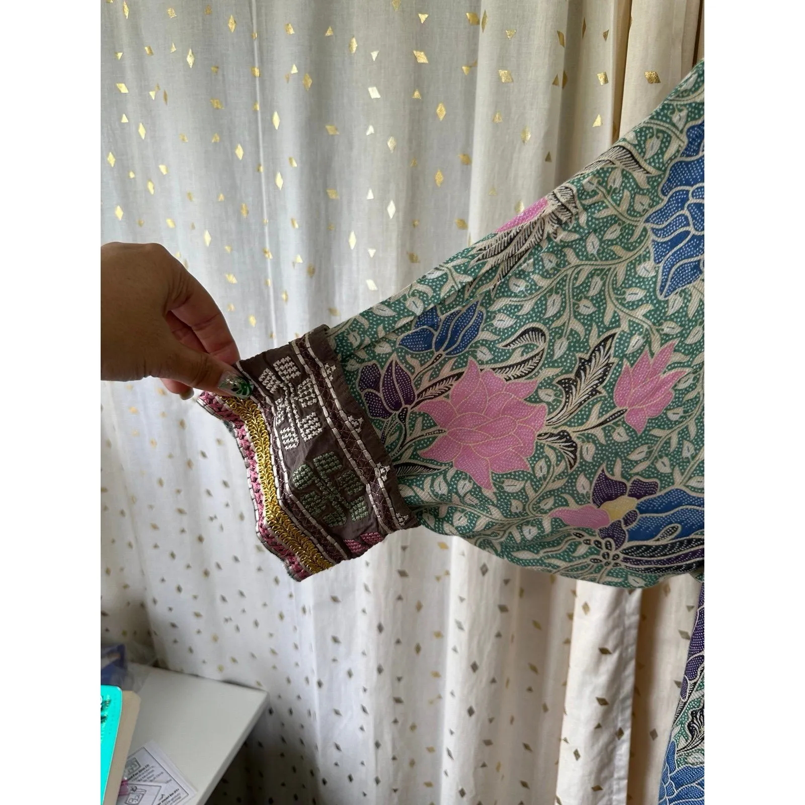 Arnhem Floral Fold Over Cuff Sleeves Embroidered Trim Open Kimono One Size Size undefined - Image 3