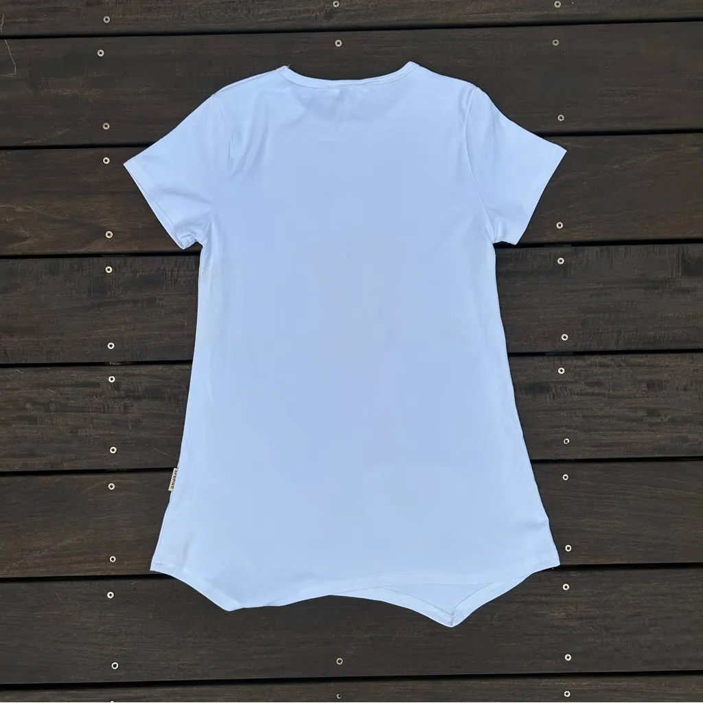 Vintage Y2K White Fabric Heart Design Graphic Short Sleeve Long Top - Image 5