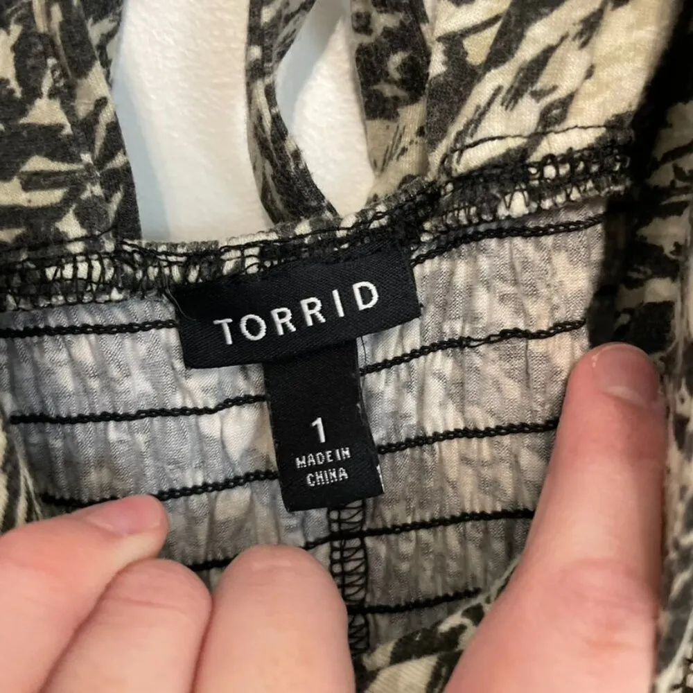 TORRID 1 Plus Size Feather Sleeveless Maxi Dress Cream Black Print Tie Back Boho - Image 6