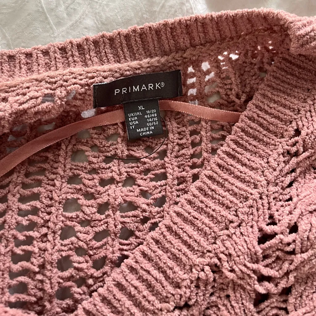 Dusty Rose V-Neck Knit Sweater - Image 6