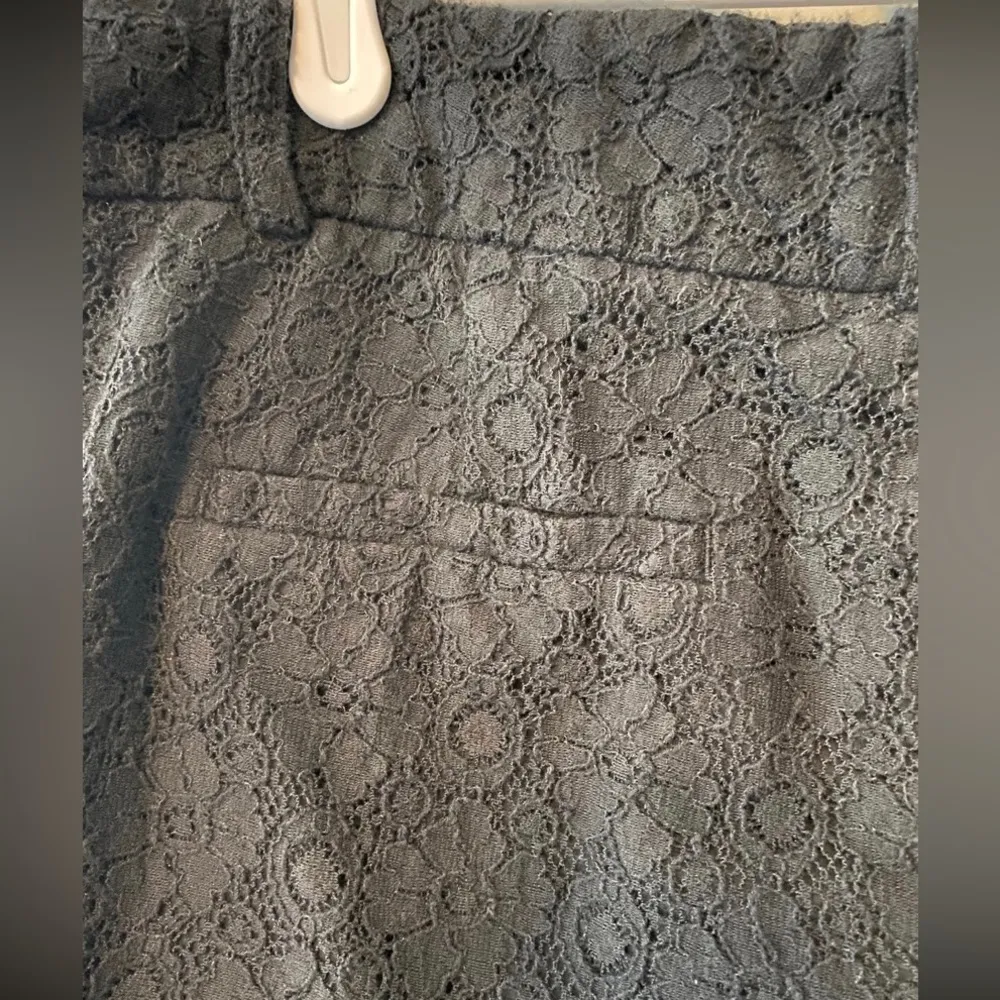 Ann Taylor LOFT black lace shorts size 4 - Image 9