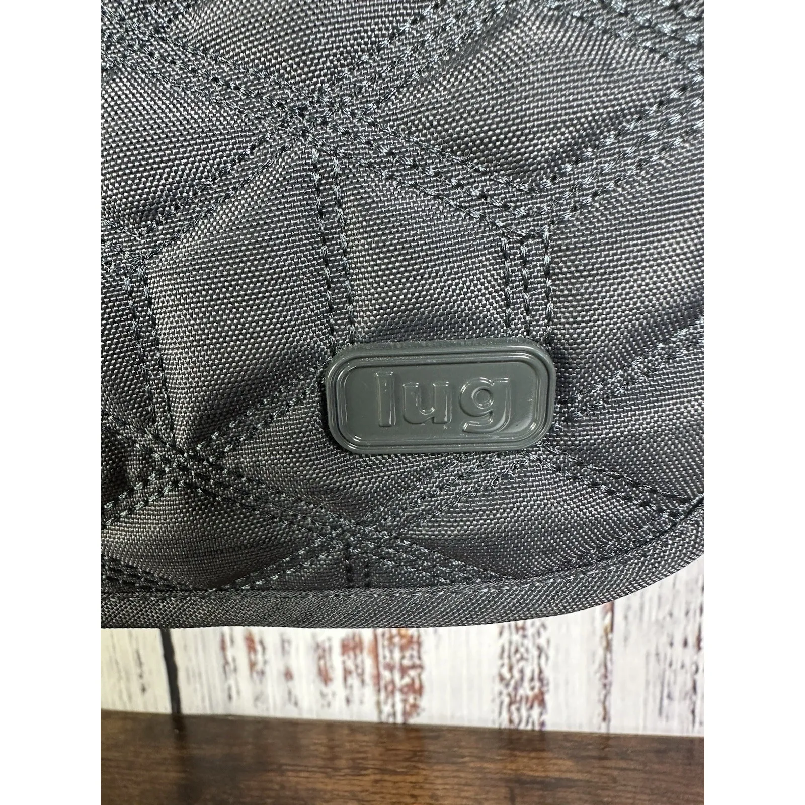 Lug Wings Gray Purse Crossbody Travel Bag Water Bottle Pockets Adjustable Strap - Image 2