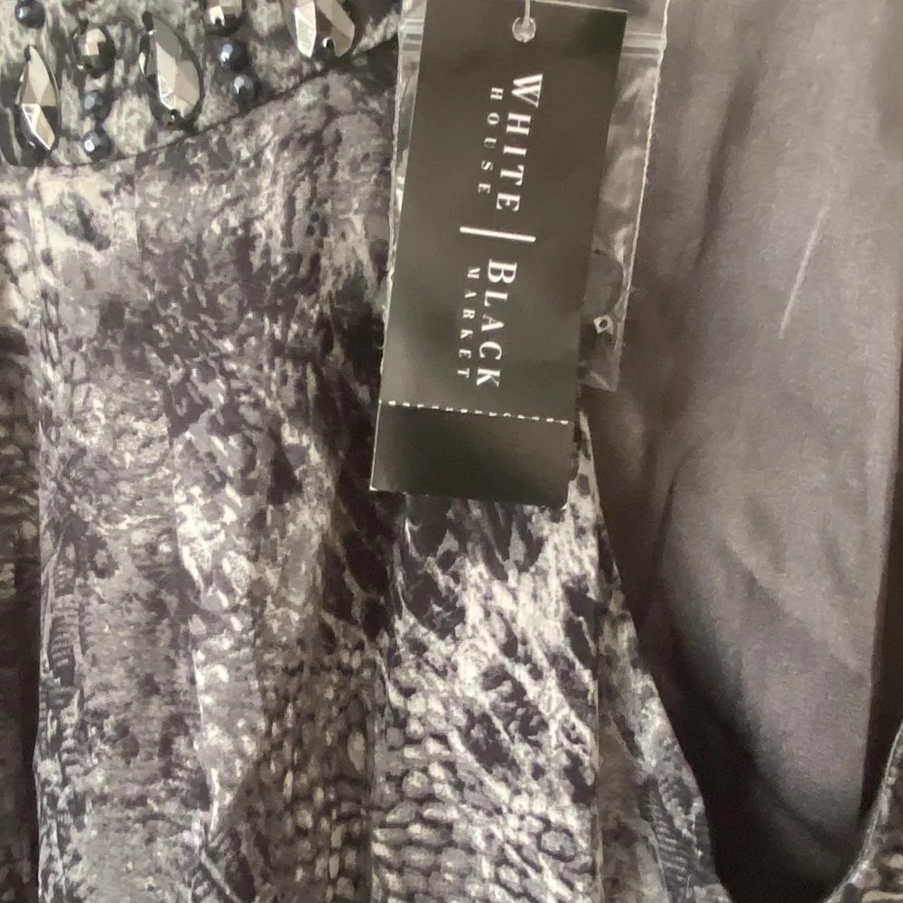 White House Black market size 6 gray and white dress - Image 5