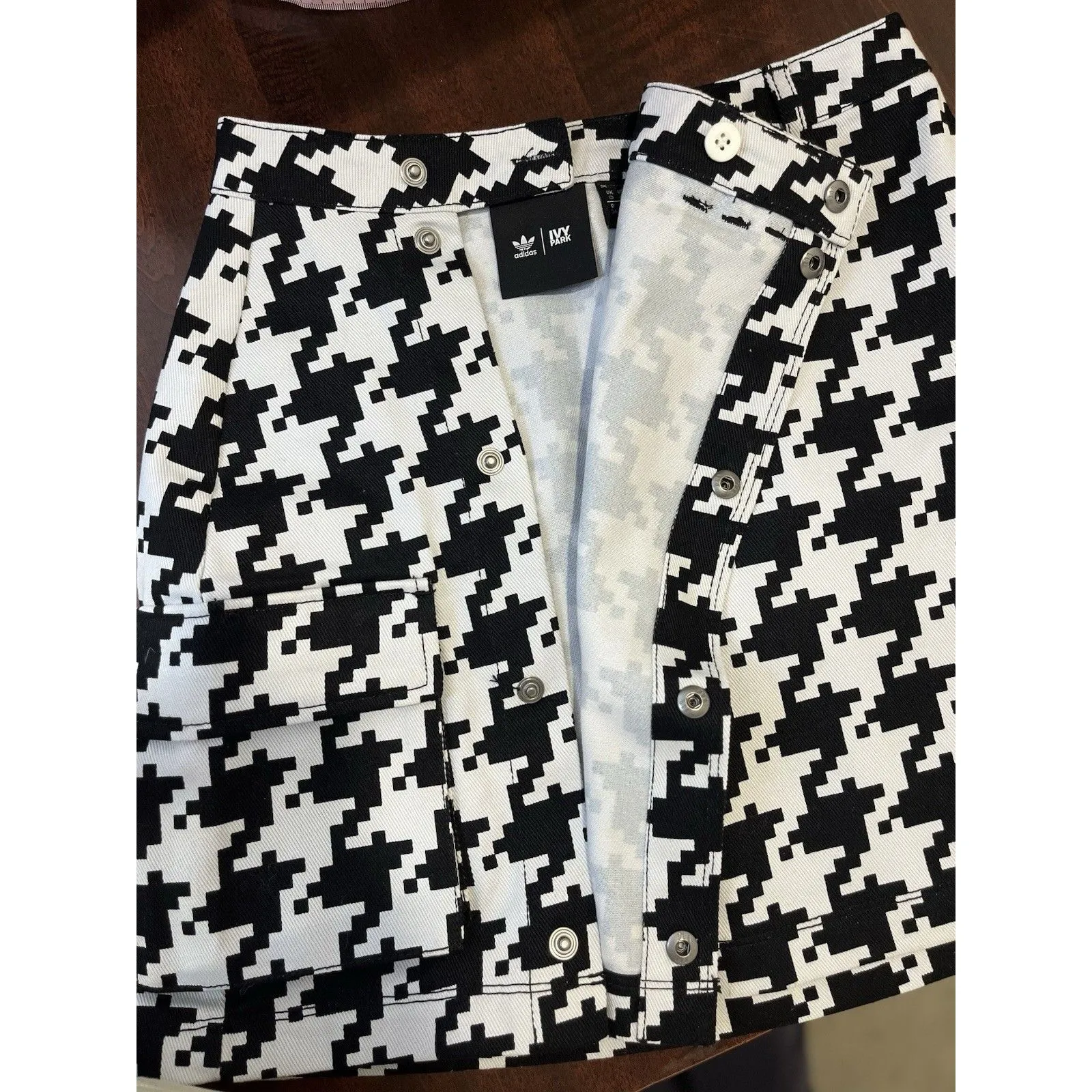 Adidas Ivy Park Womens Cargo Skirt Small Black/White Houndstooth Button Up - Image 6