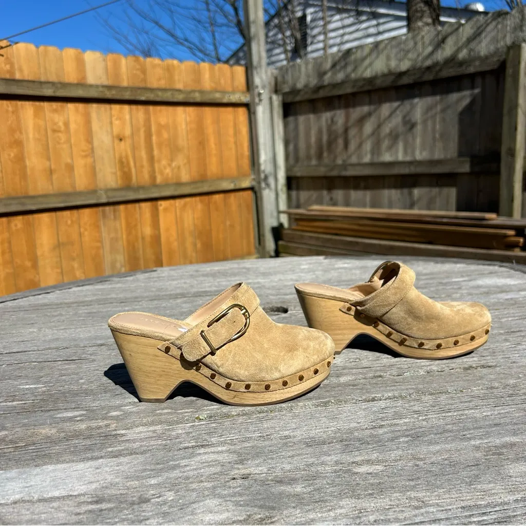 VERONICA BEARD Womens Suede Slip On Clogs In Beige size 5

Hendrix‎ Suede Buckle - Image 3