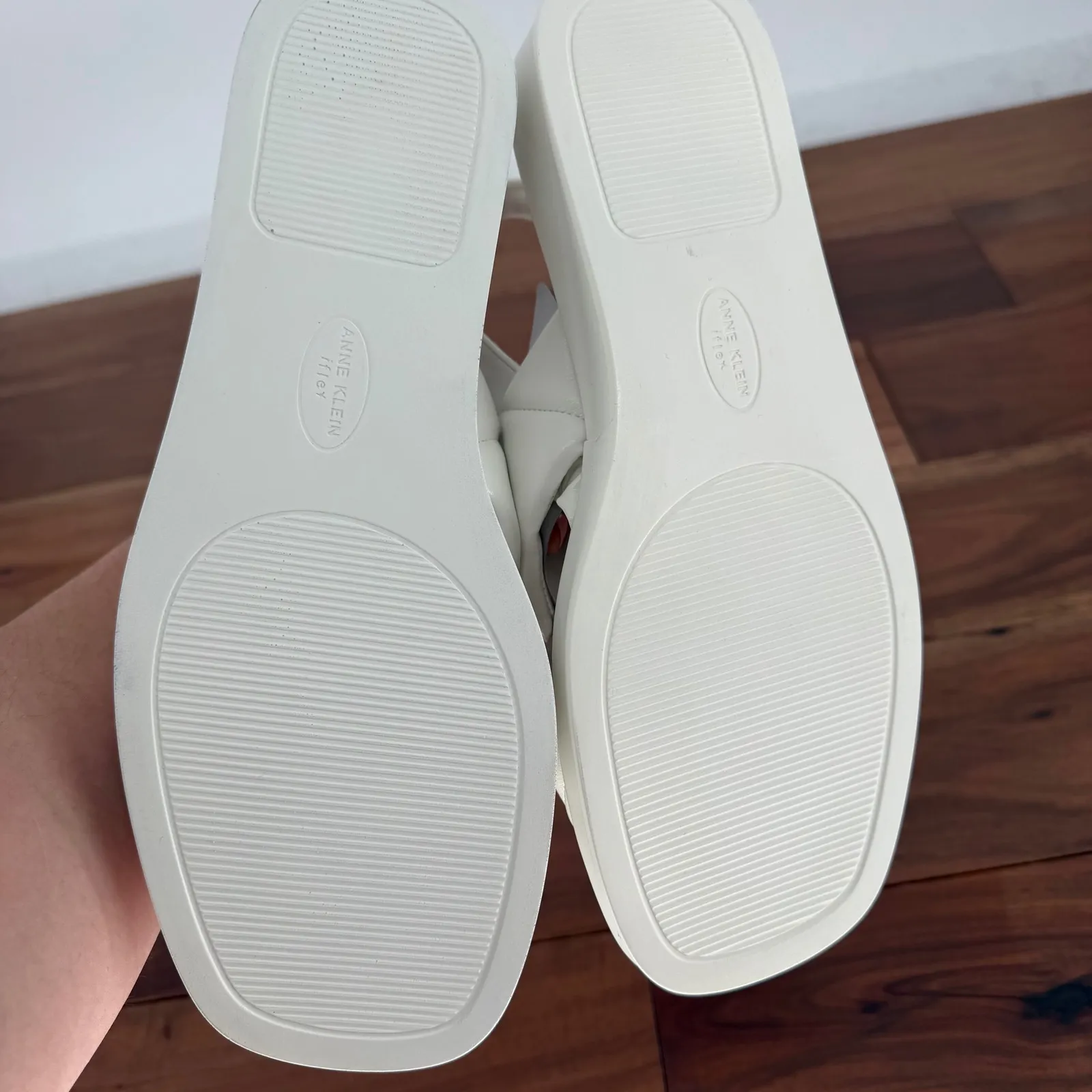 Anne Klein Akartise White Memory Foam Slingback Sandals Women's 8.5M - Image 5