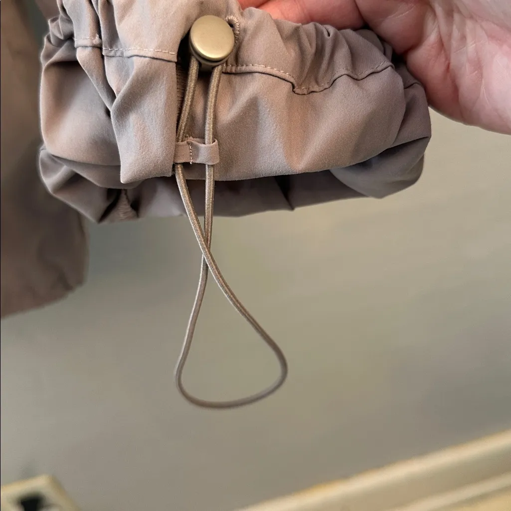 Athleta Parachute Style Pants Toggle waist band and cuffs size Small P - Image 3