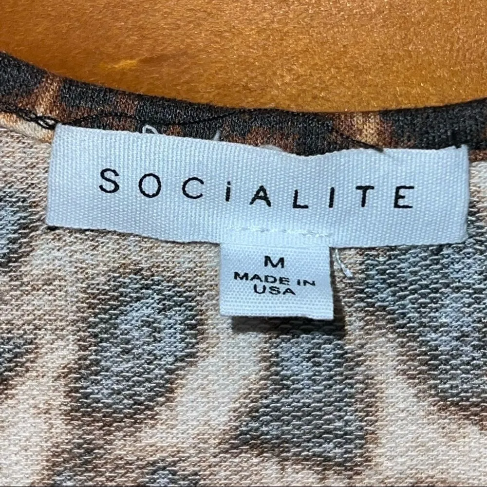 Socialite strappy leopard print jumpsuit women’s size medium - Image 7