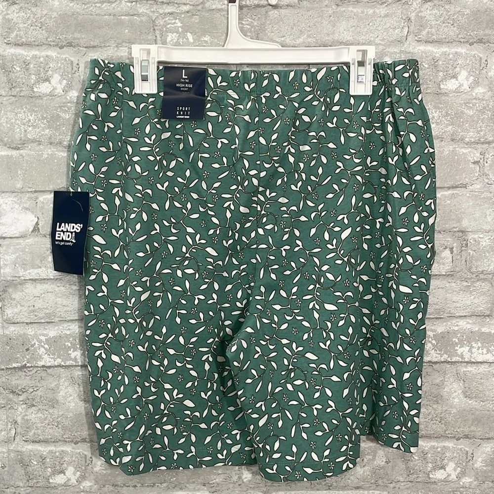 Lands End Flower Vine Green Print High Rise Shorts - Image 4