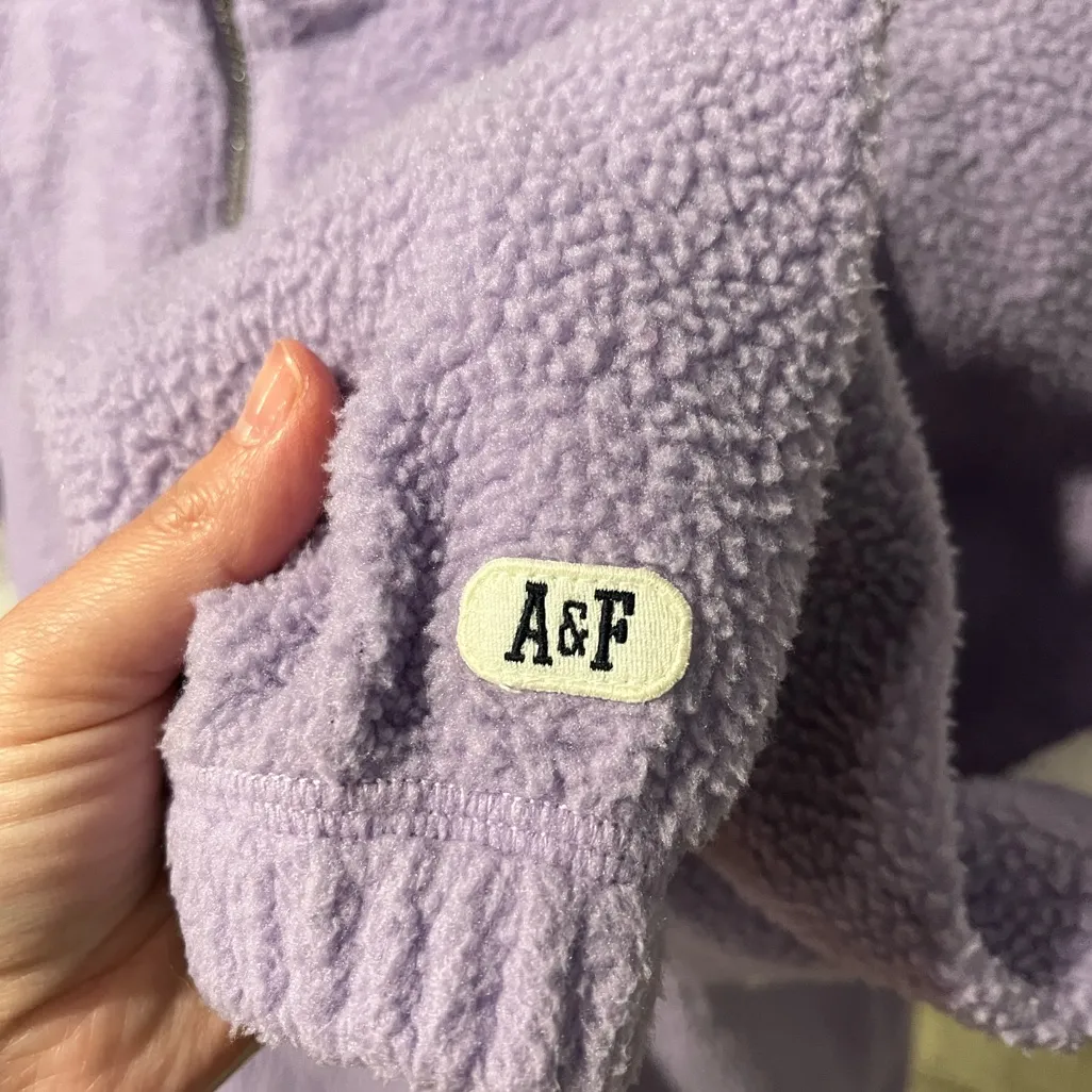 Abercrombie & Fitch Lavender Quarter-Zip Women's Sweater Size Small - Image 2