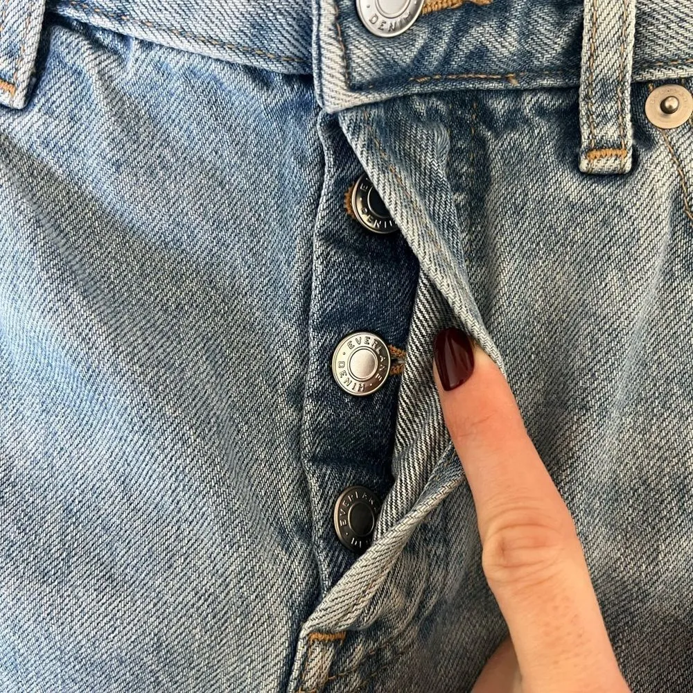 Everlane The Relaxed 90s Jean Denim Shorts Size 26 Light Wash 3” - Image 4