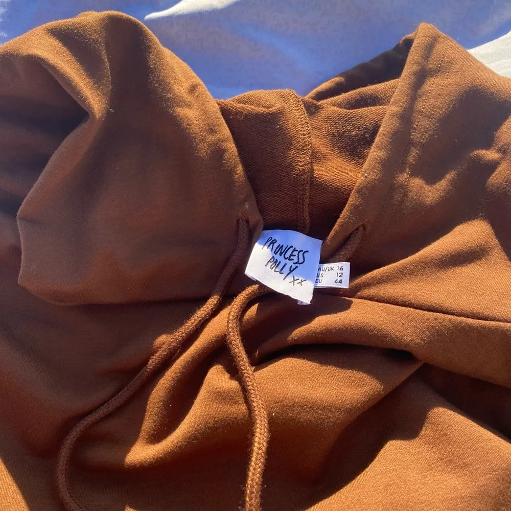 Brown Cropped Hoodie - Image 7