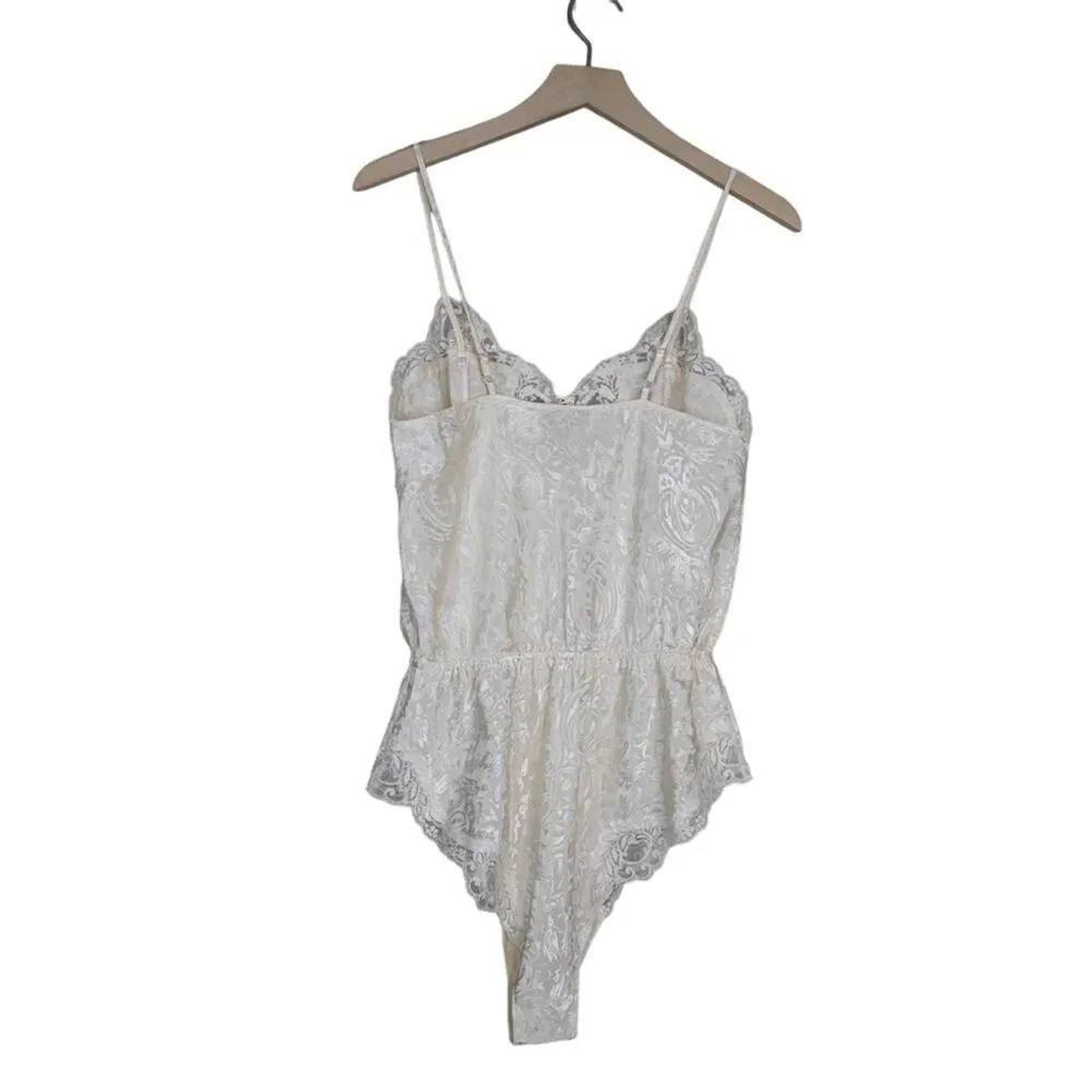 Delicates  Vintage Cream Teddy Womens Small - Image 2