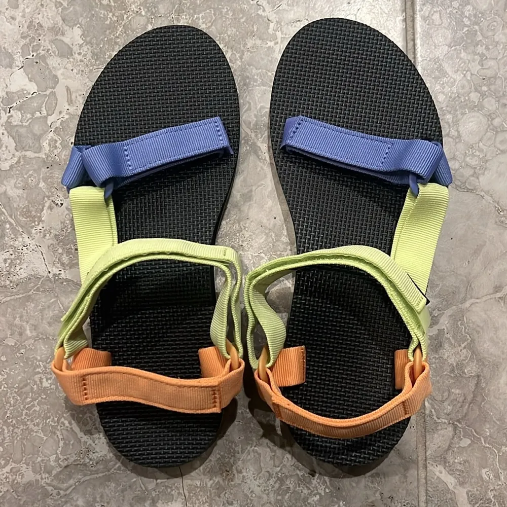 Teva Original Universal Outdoor Sandals, Size 10 New in Box - Image 5