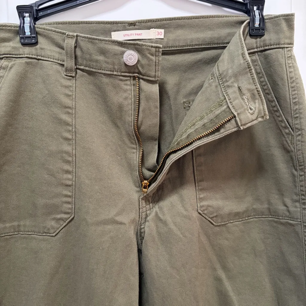 Levi’s Utility Chino Pants size 30 Olive Green Straight Leg Ankle Length - Image 5