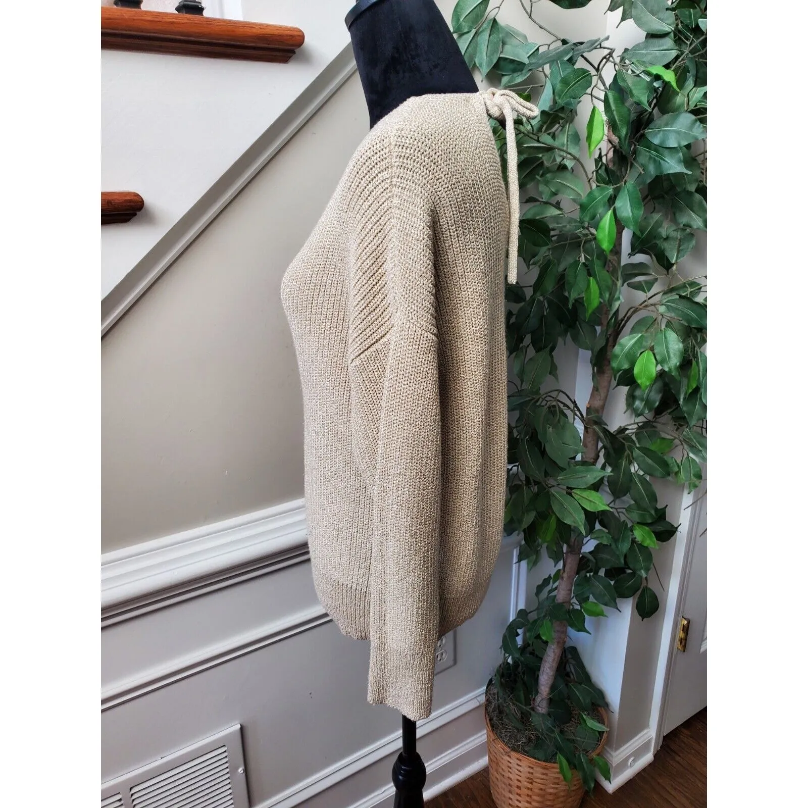 Loft Women's Beige Acrylic V-Neck Long Sleeve Pullover Knit Sweater Size Large - Image 6