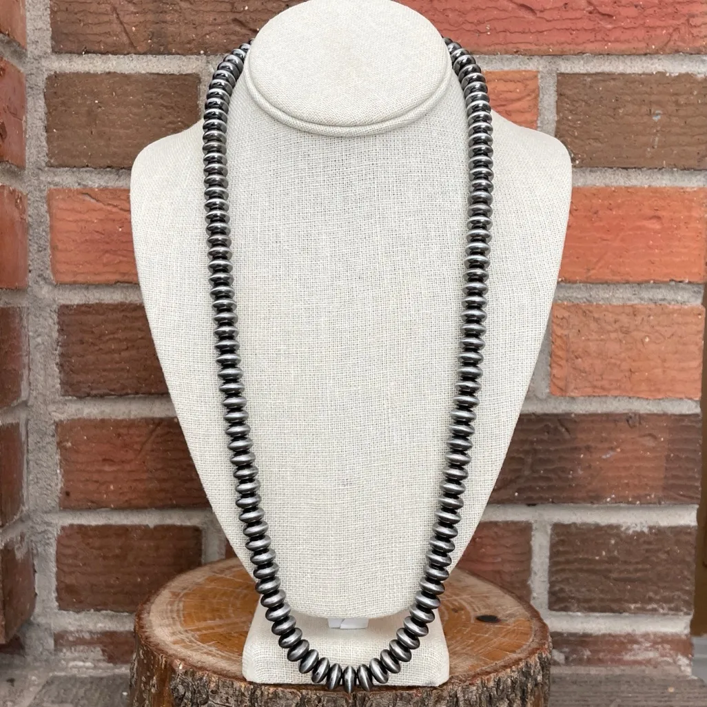 26.5 inch Navajo Style Pearl Saucer Necklace Silver - Image 2