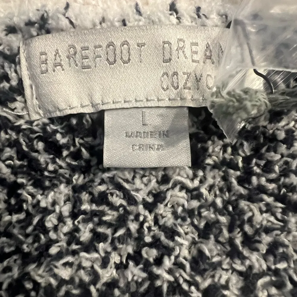 New Barefoot Dreams CozyChic Seaside Crewneck Pullover in Cream Fair Large - Image 7