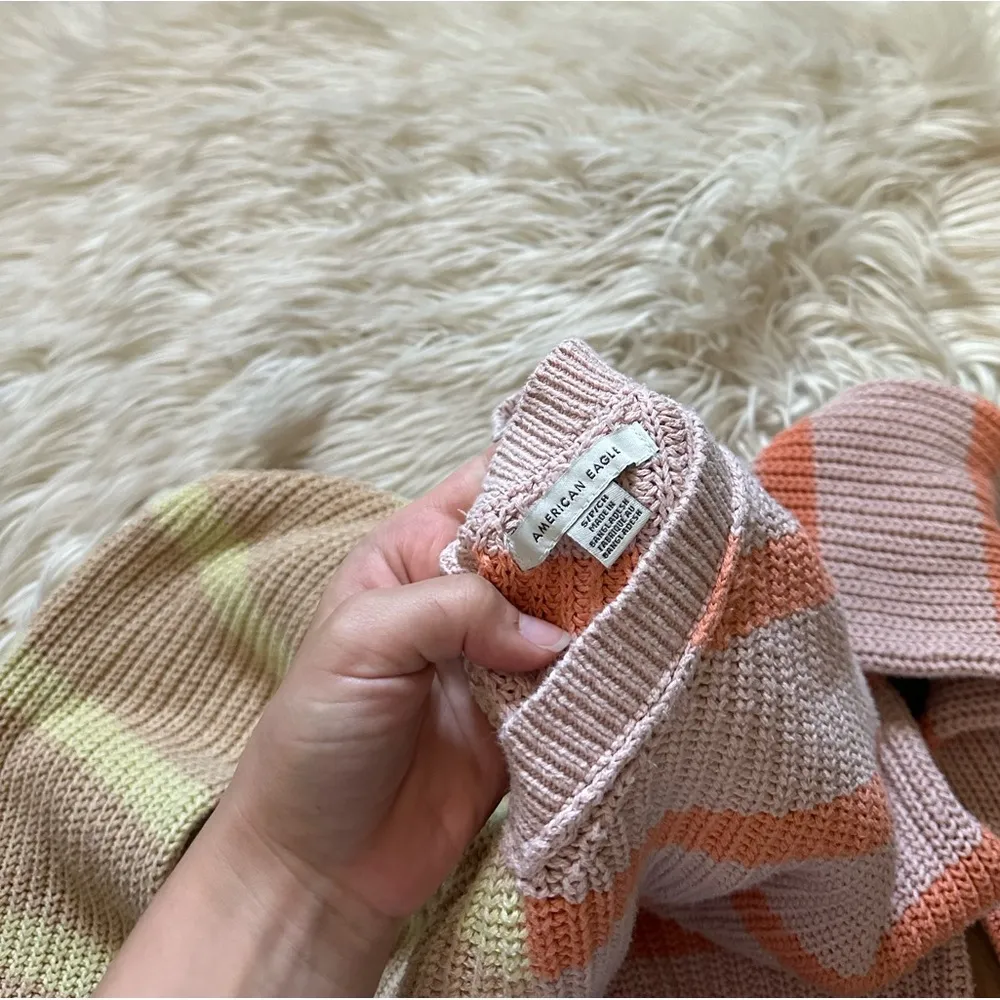 AMERICAN EAGLE Colorblock Striped Knit V-Neck Sweater - Image 4