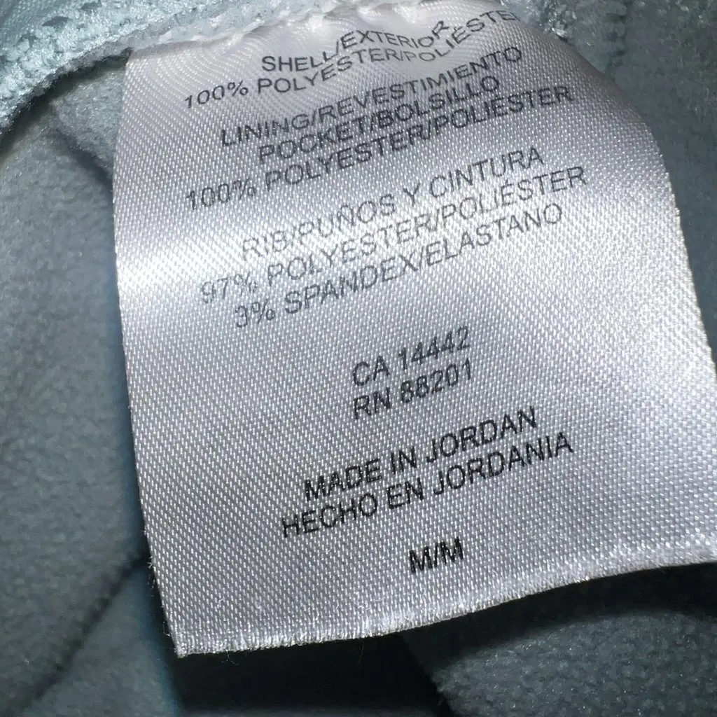 mbrace a sleek, minimalist fashion style with this beautiful sage green hoodie, - Image 4