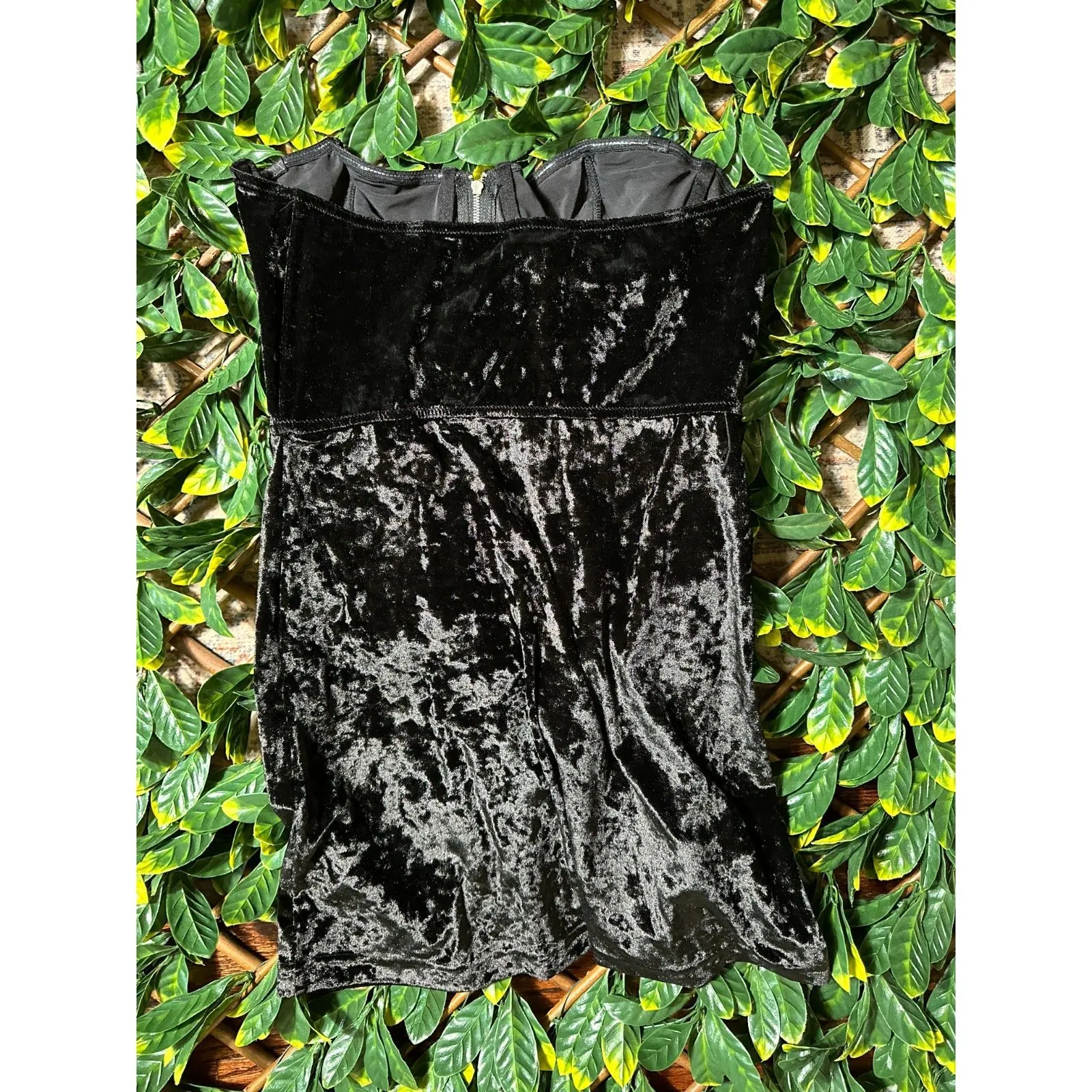 Urban Outfitters Black Strapless Zip Up Velvet Corset Mini Dress Size L NWT - Image 4