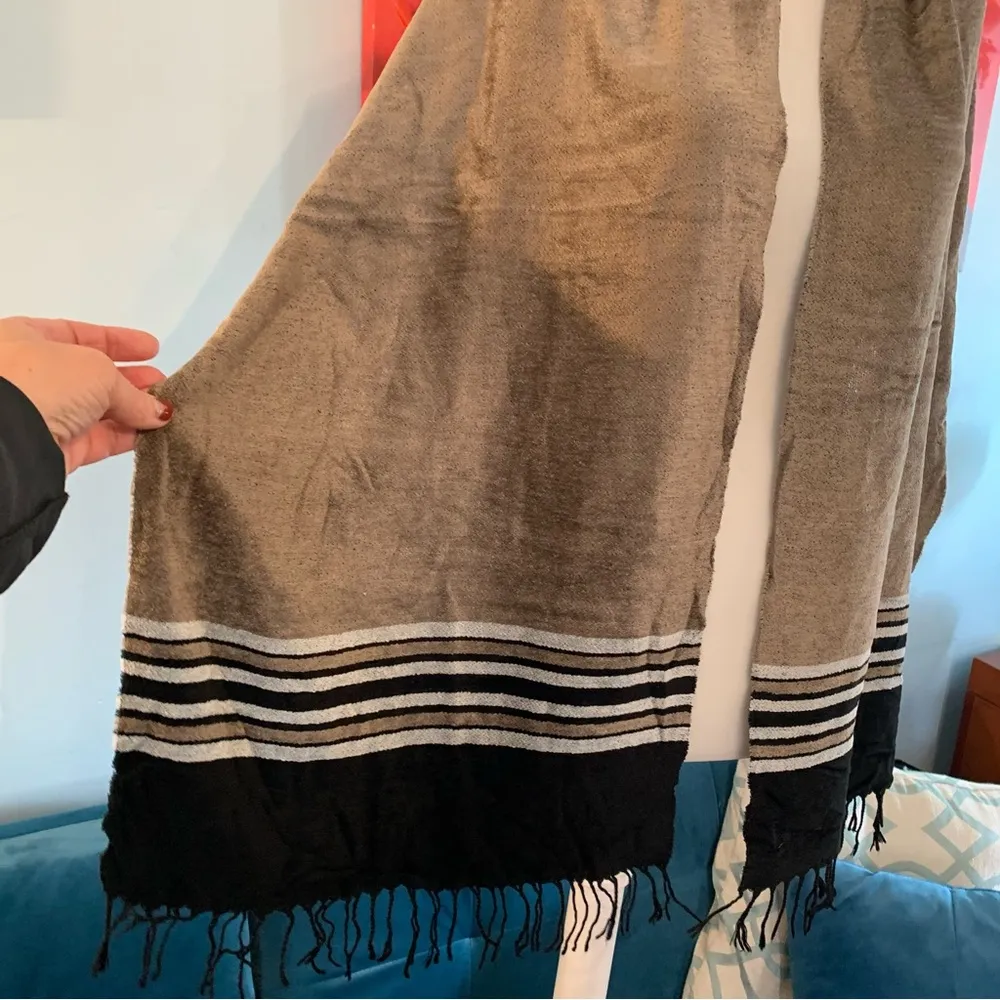 Corrieri Ido Soft Italian Cape Scarf Blanket Beige Black Fringe - Image 5