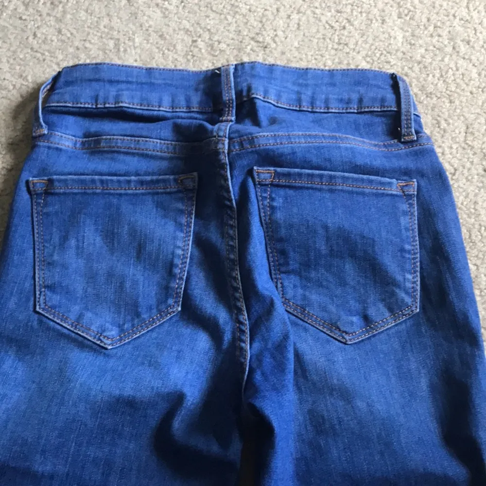 Old navy rockstar sculpt jeans - Image 4