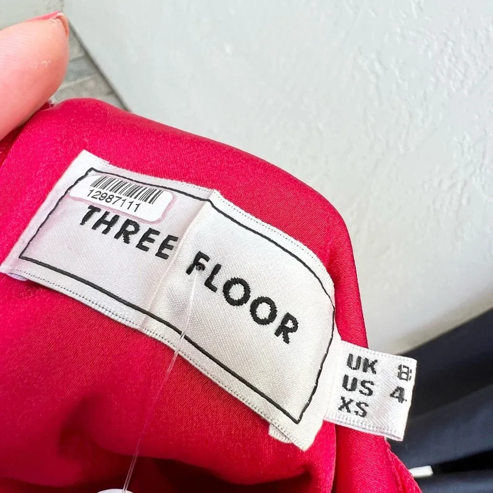 Three Floor Red fearless mini lace party dress size 4 - Image 9