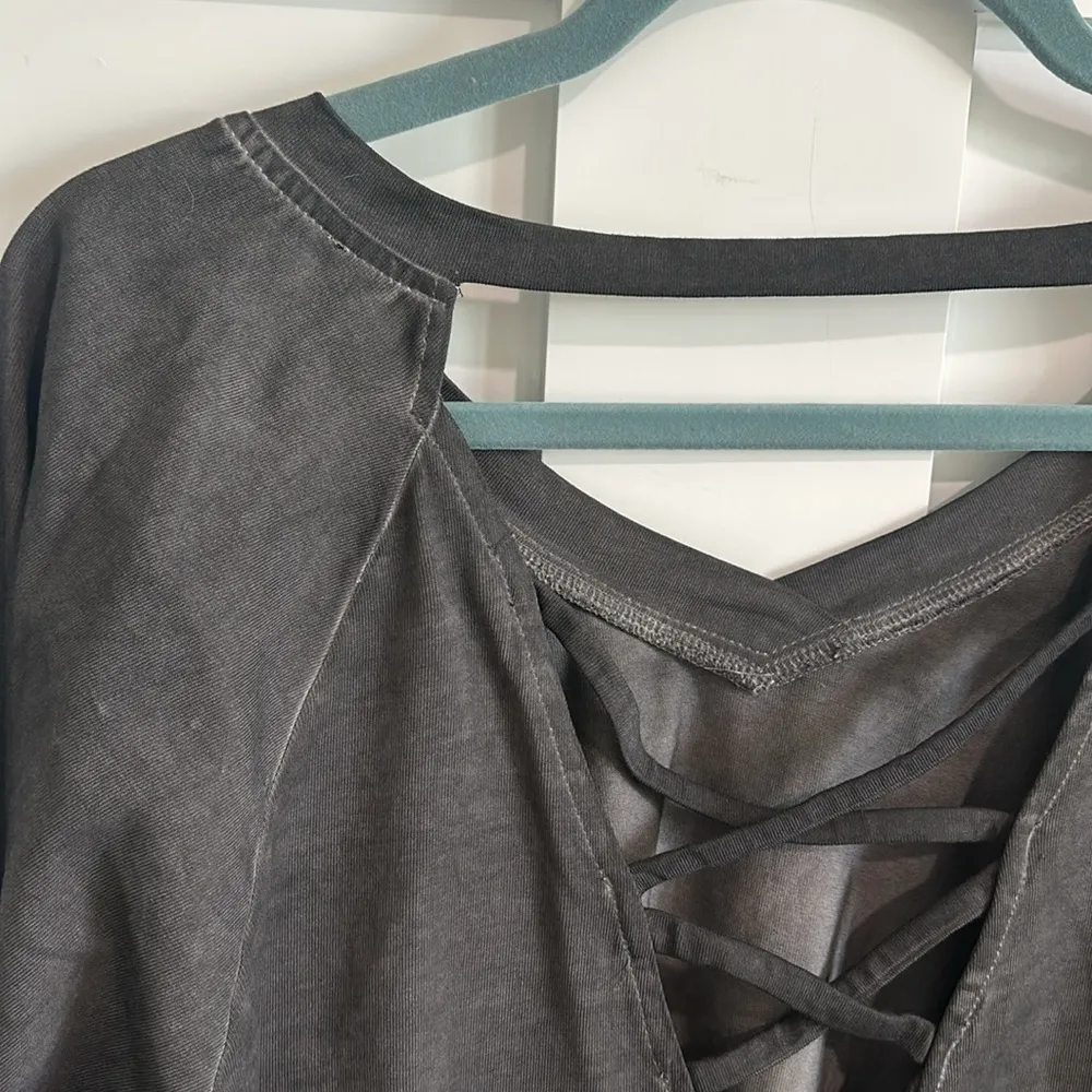 Collection By Cezele Women's M Long Sleeve Corset Back Pullover Distressed Gray Size M - Image 7