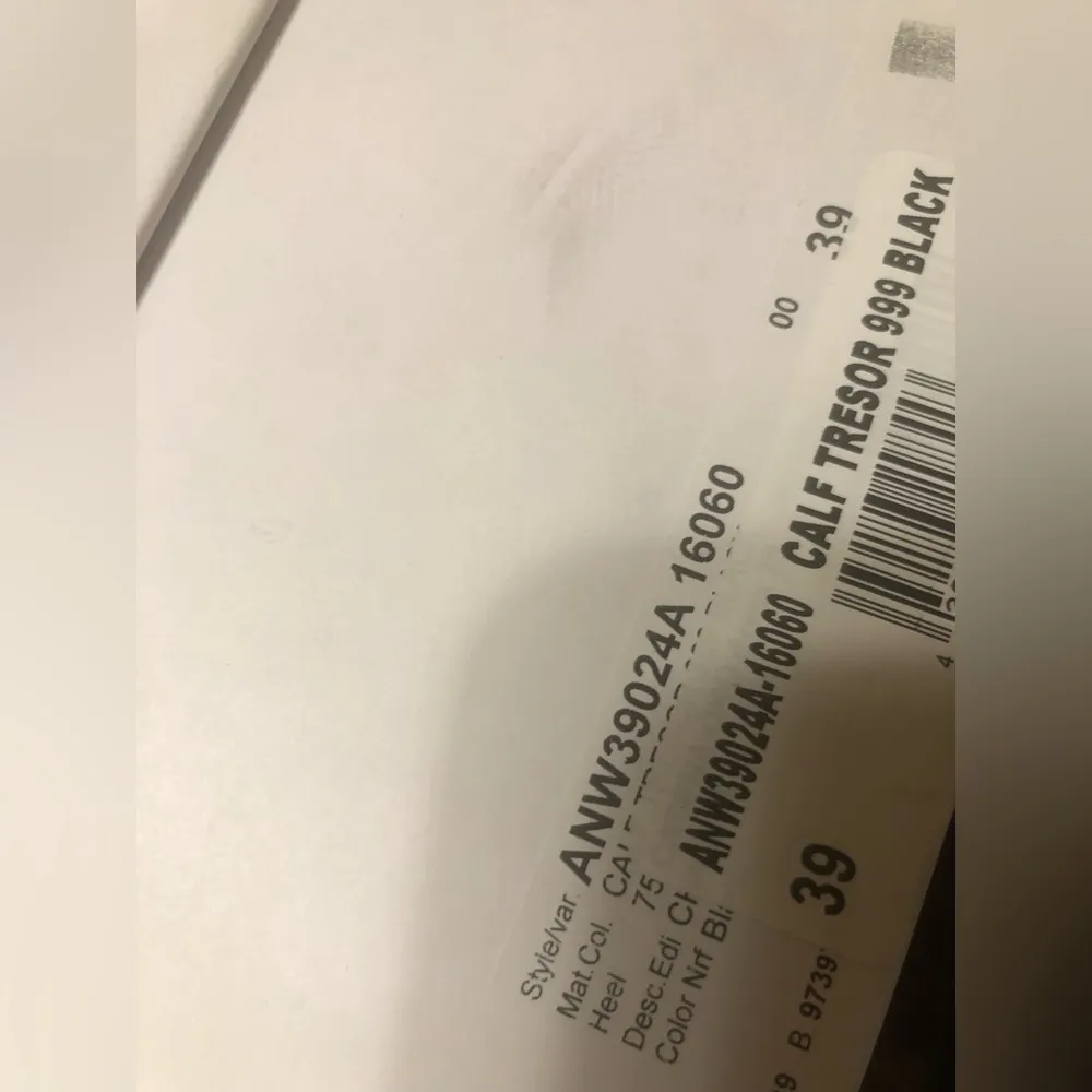 JW Anderson Calfskin Chain - Image 8