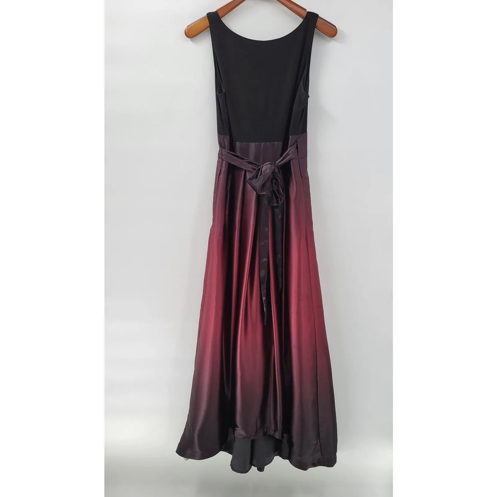 SLNY Ombre Satin Wrap Gown Size 10 Black Maroon Formal Maxi Dress Evening - Image 3