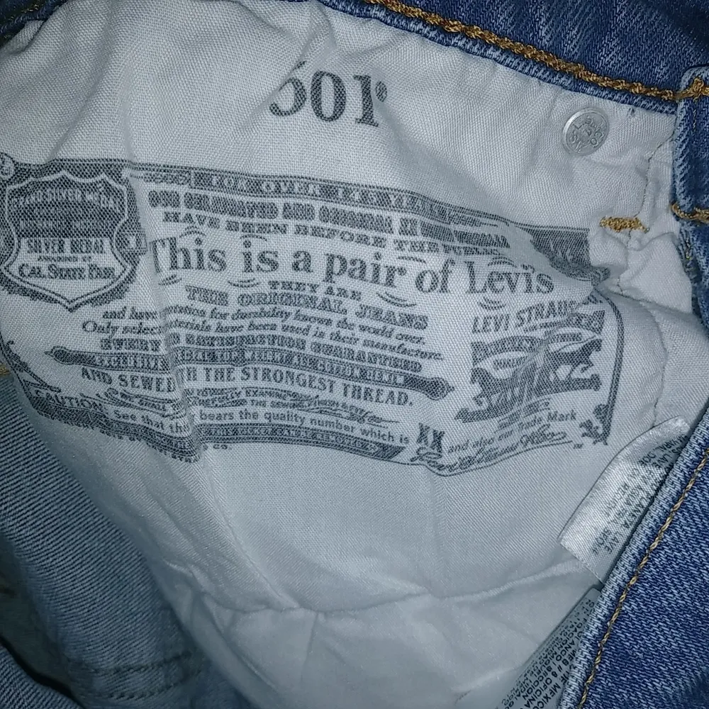 Levis 501 27 High Waisted Raw Hem Jeans Shorts - Image 5