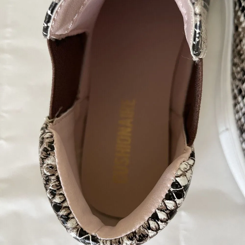 CUSHIONAIRE Rebel Chelsea Boots Snake Print Pull On Flat Bootie Size 7.5 - Image 9