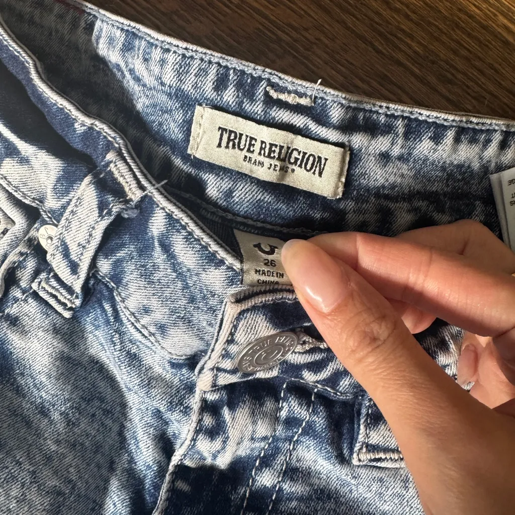 True religion acid wash low to mid rise baggy jeans size 26 small - Image 6